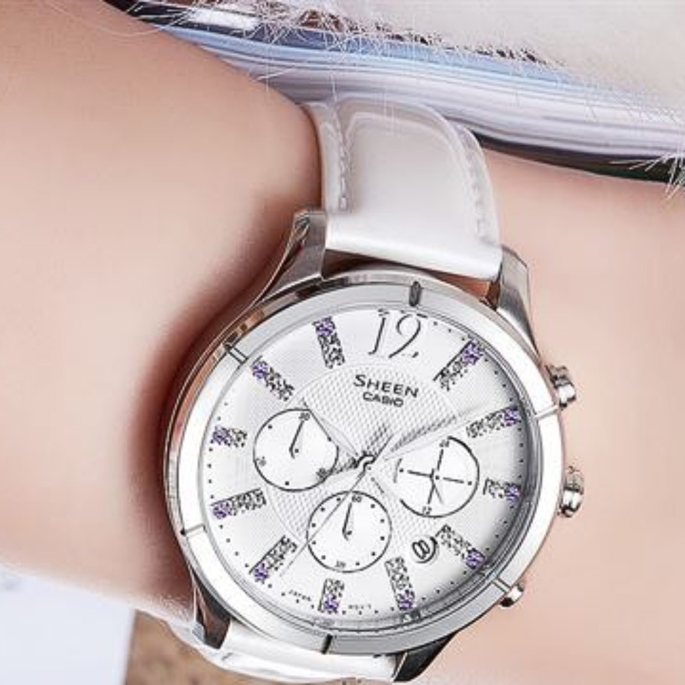 Đồng Hồ Nữ Casio SHE-5020L-7ADR Sang Trọng 5 lên tay đồng hồ SHE-5020L-7ADR