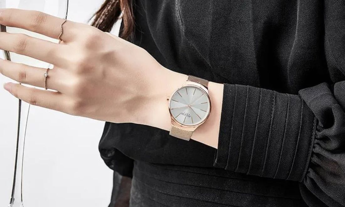 Đồng hồ đeo tay là quà tặng sếp nữ hoàn hảo mà bạn nên cân nhắc 