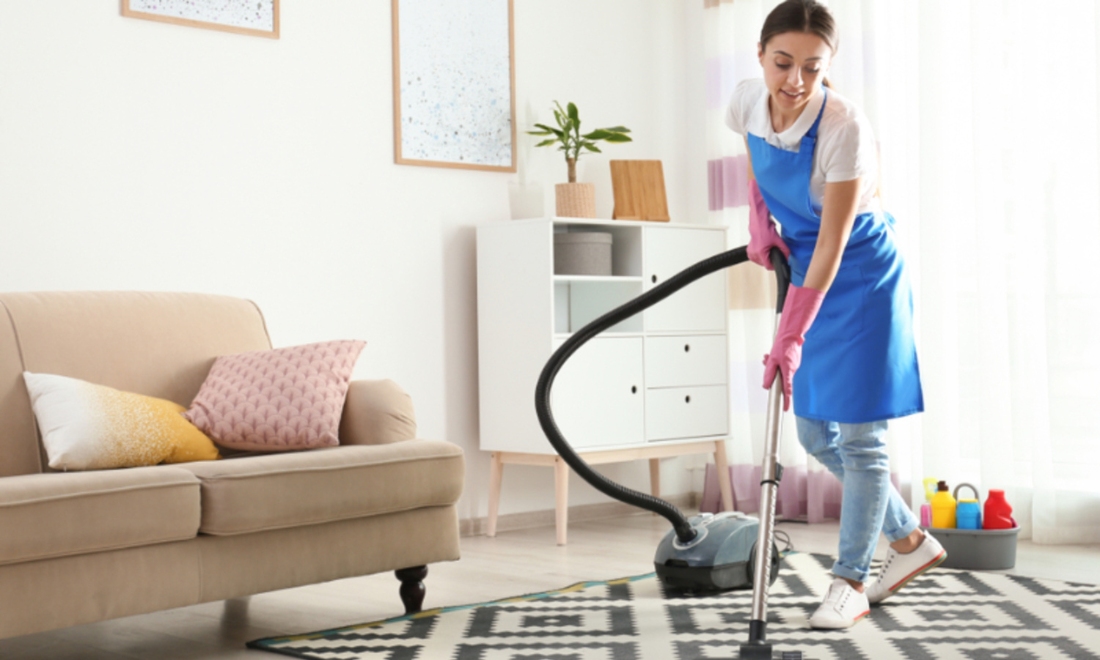 Tặng máy hút bụi cho ngày tân gia vô cùng hữu dụng